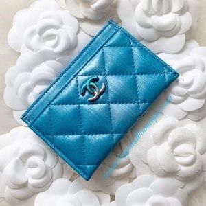 🌻🎀Authentic MINT Chanel card holder